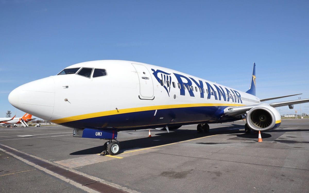 RYANAIR LAUNCHES FLASH SALE WITH 20% OFF 3