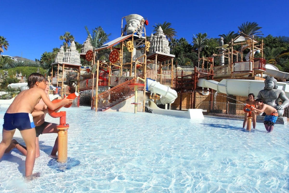 Splash into summer in confidence with THESE expert waterpark safety tips  1