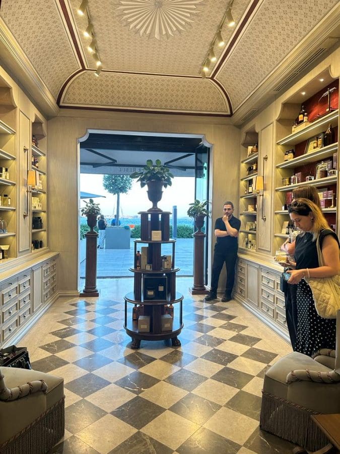 WELCOME TO TÜRKİYE! 26 WELCOME TO TÜRKİYE! 25