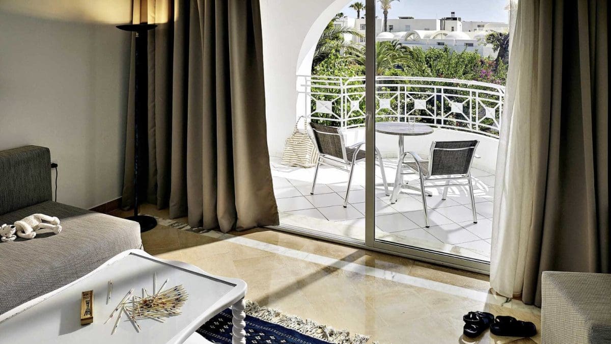 SUN, SEA, SPECTACULAR VIEWS, HISTORICAL CHARM, AND FABULOUS FOOD. TUNISIA OF COURSE 19