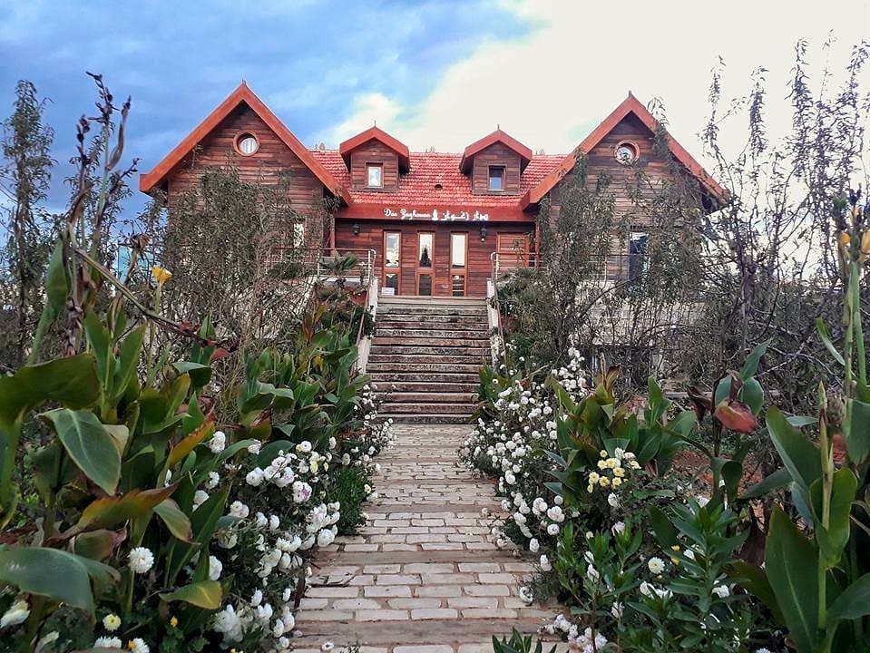 SUN, SEA, SPECTACULAR VIEWS, HISTORICAL CHARM, AND FABULOUS FOOD. TUNISIA OF COURSE 23