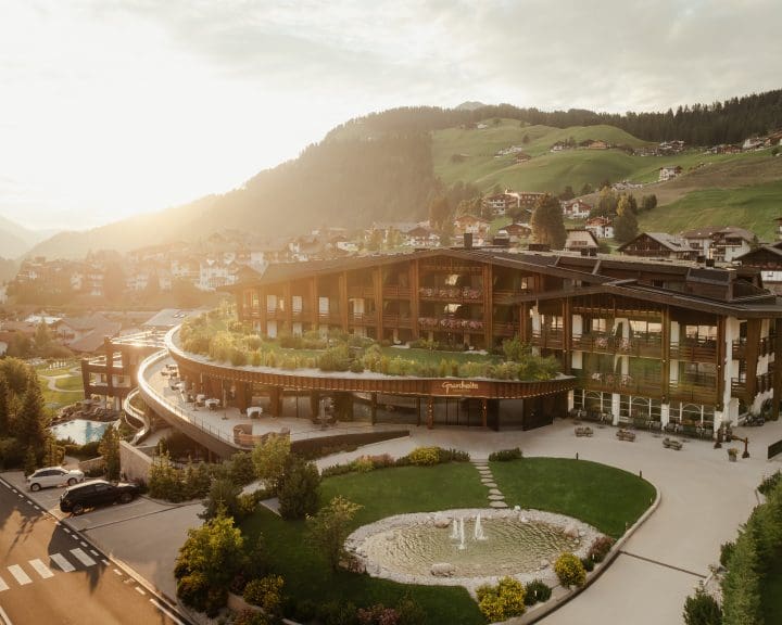 HOTEL GRANBAITA DOLOMITES UNVEILS STRIKING NEW LOOK 经过大规模整修后，Hotel Granbaita Dolomites 焕然一新 7