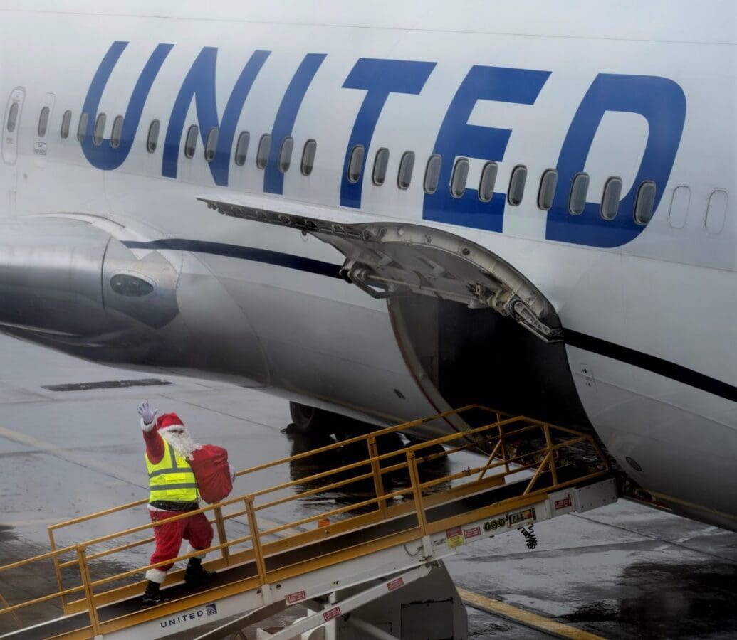 United Airlines’ U.K. Fantasy Flight Supports Children from Honeypot to meet Santa at the ‘North Pole’  1