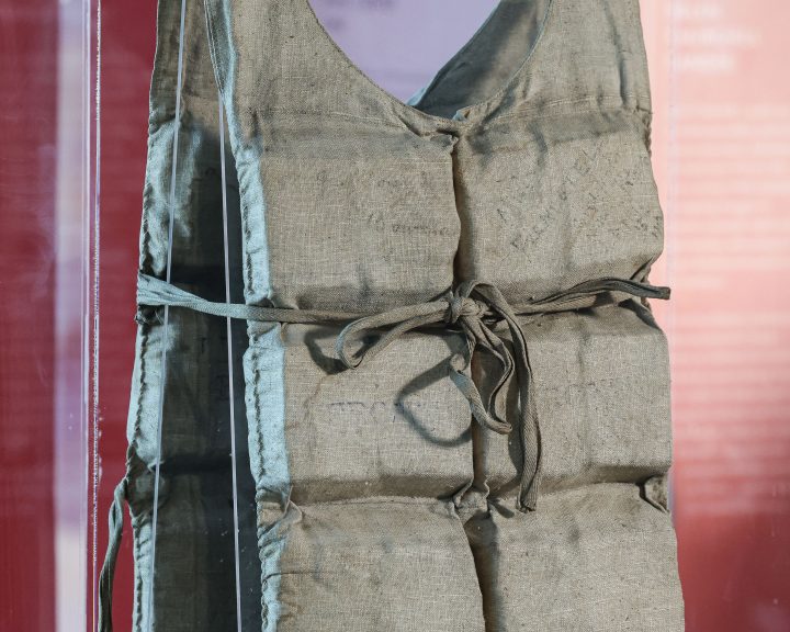 Titanic Belfast has welcomes the arrival of a new artefact: an original lifejacket that was worn by one of the ship’s survivors 2