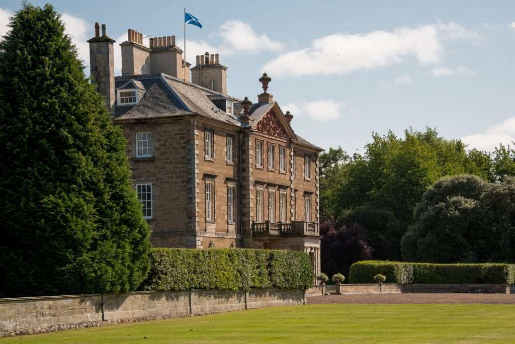 The finest country houses, gardens and experiences 10